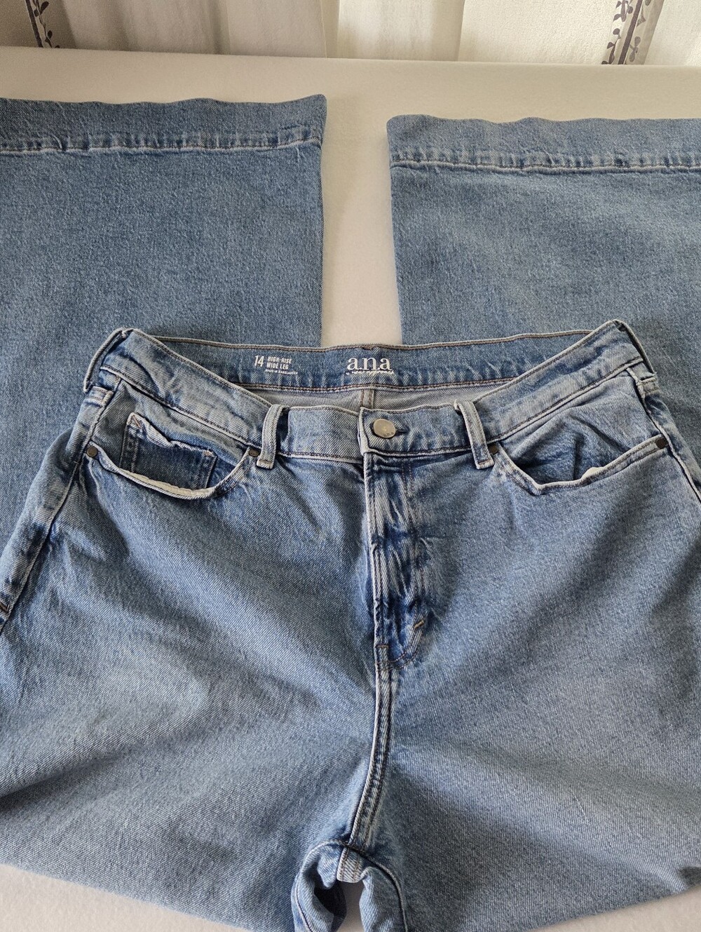 a.n.a Light Blue Women's High-Waist High Rise Wide Leg Jeans Size 14